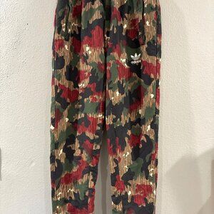 Adidas Pharrell Williams Pants Mens small Camo HU Hiking Trail Zip Joggers